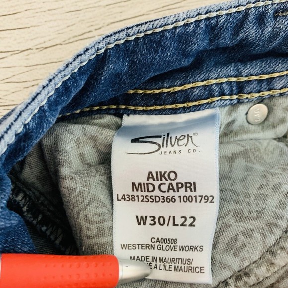 Womens Silver Aiko Rivets Flap Pocket Capri Denim Blue Jeans Sz W 30 L 22 - Picture 8 of 9